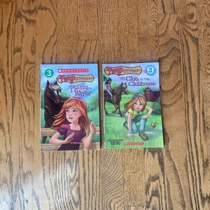 Pony Mysteries Level 3 Scholastic readers